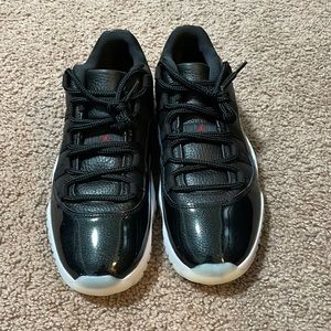 Air Jordan 11 retro size 9.5